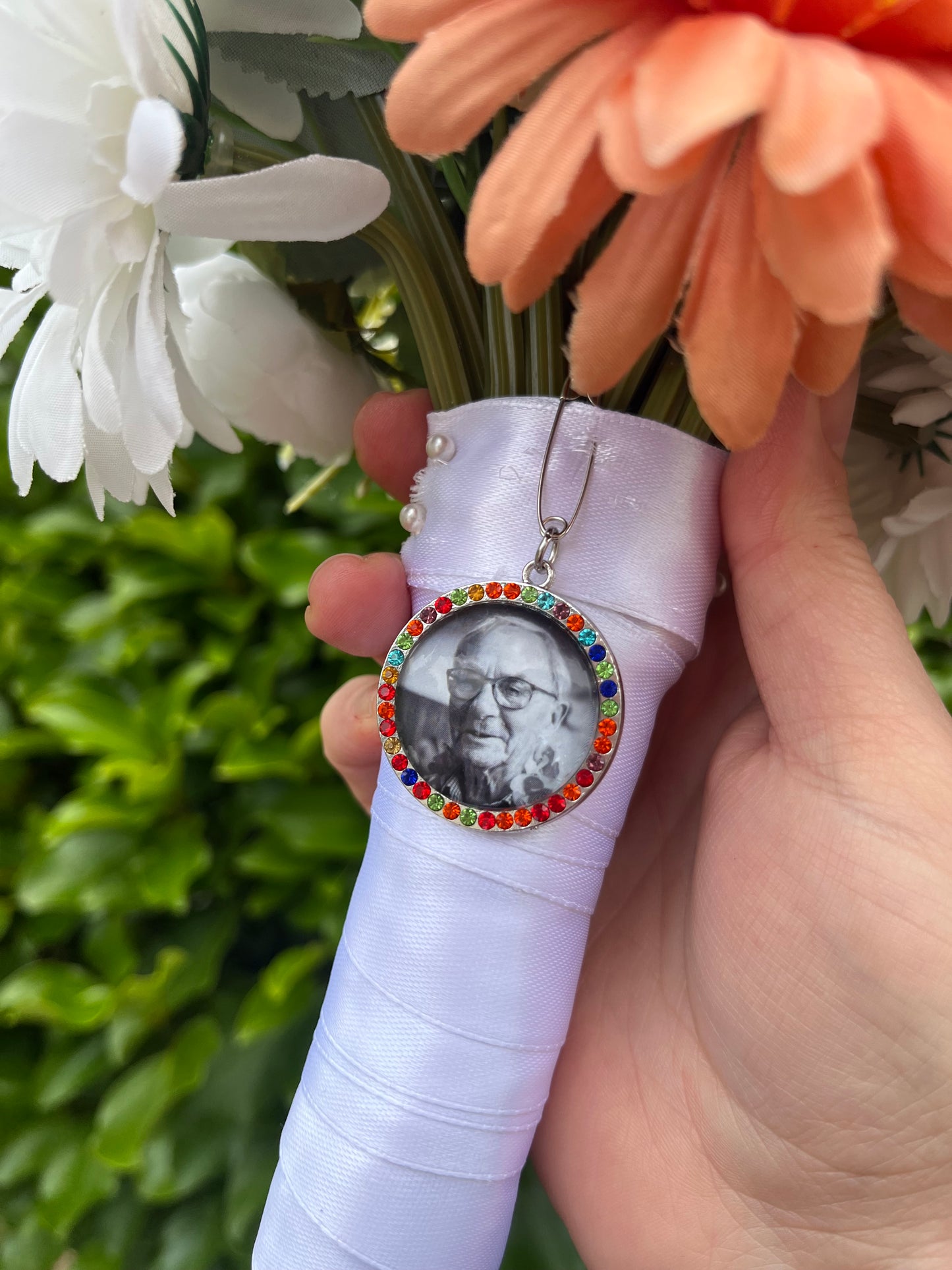 PRIDE DIAMOND PHOTO BOUQUET CHARM