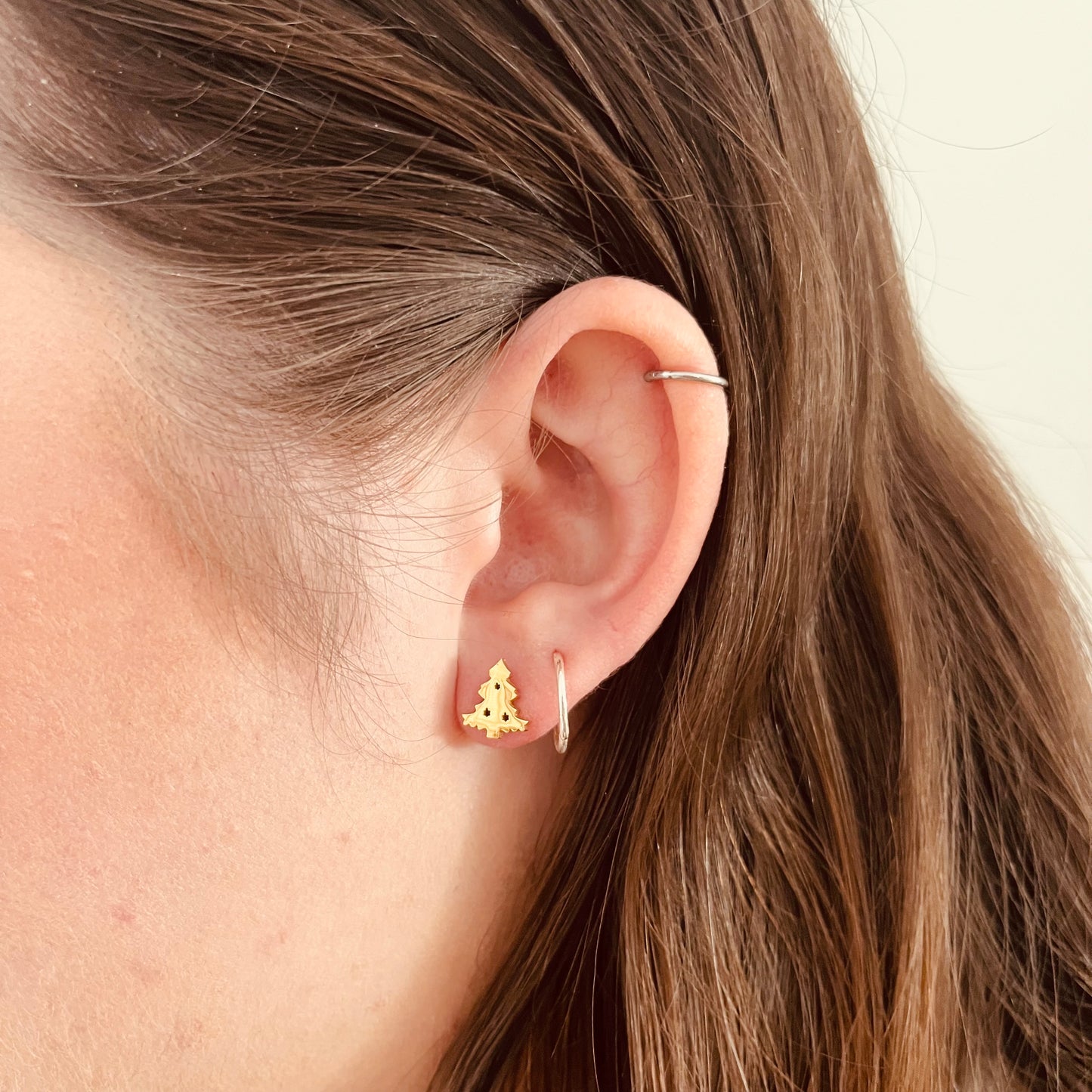 GOLD CHRISTMAS TREE STUDS