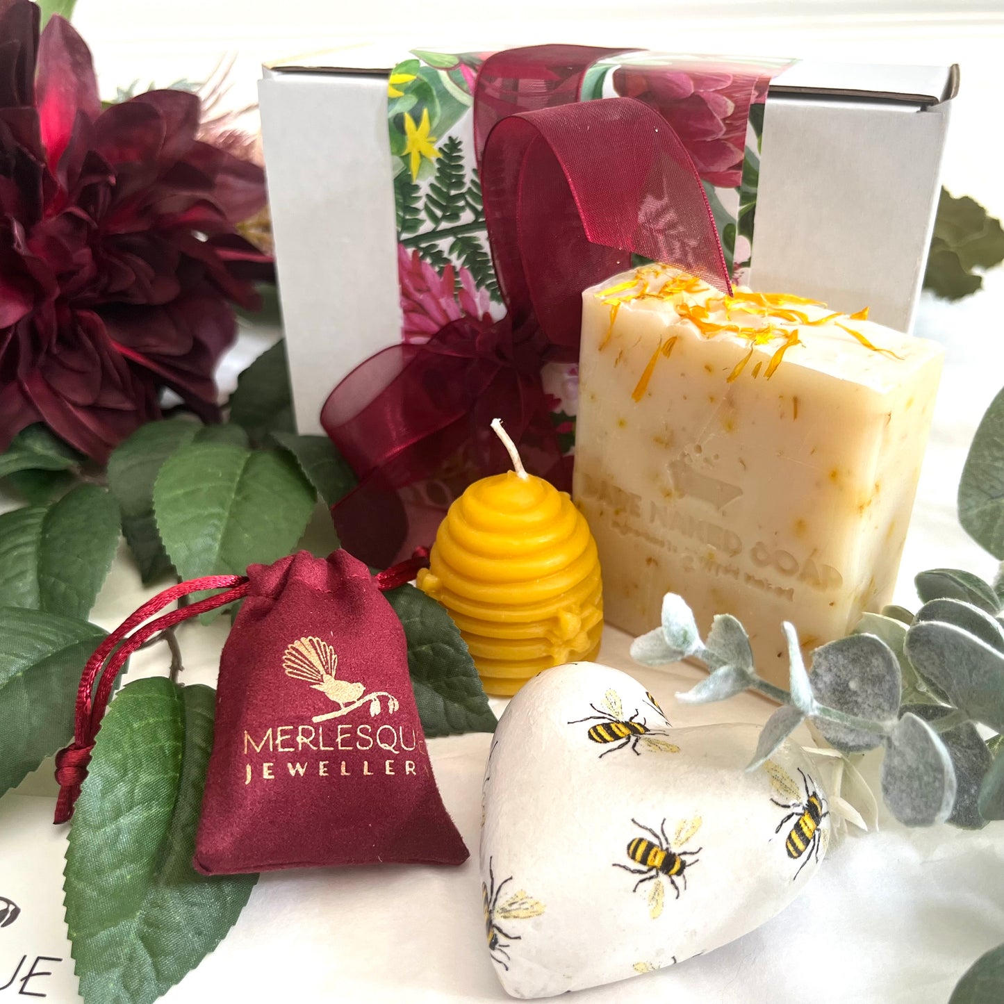 BEE-UTIFUL GIFT BOX