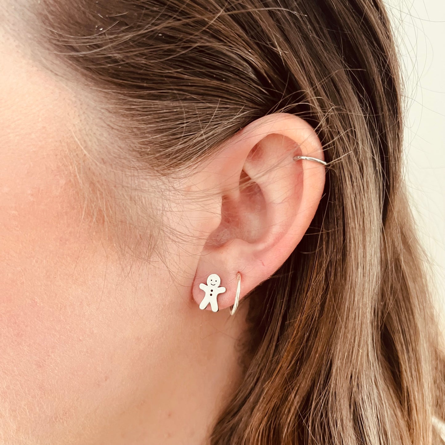 SILVER GINGERBREAD STUDS