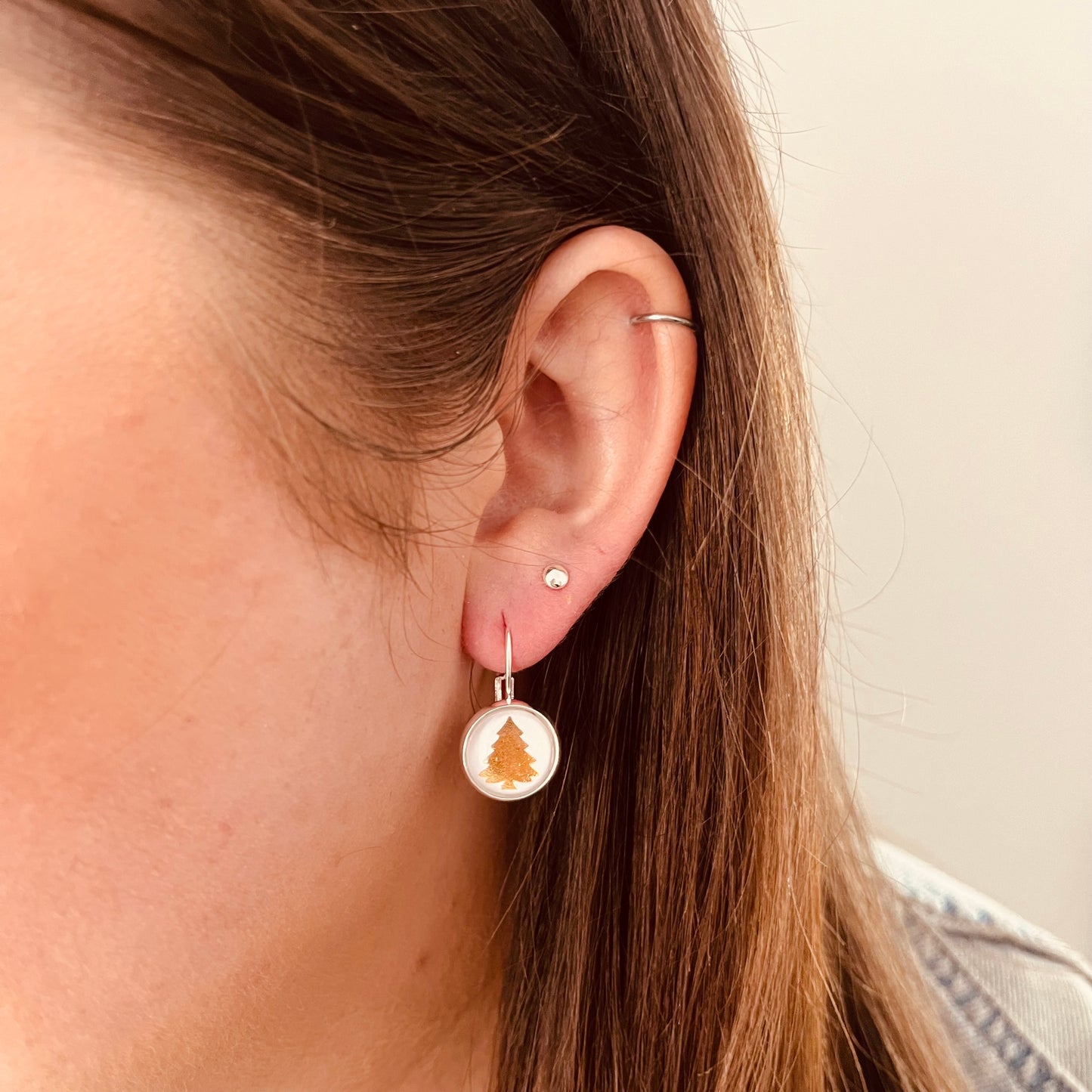 WHITE + GOLD CHRISTMAS TREE EARRINGS