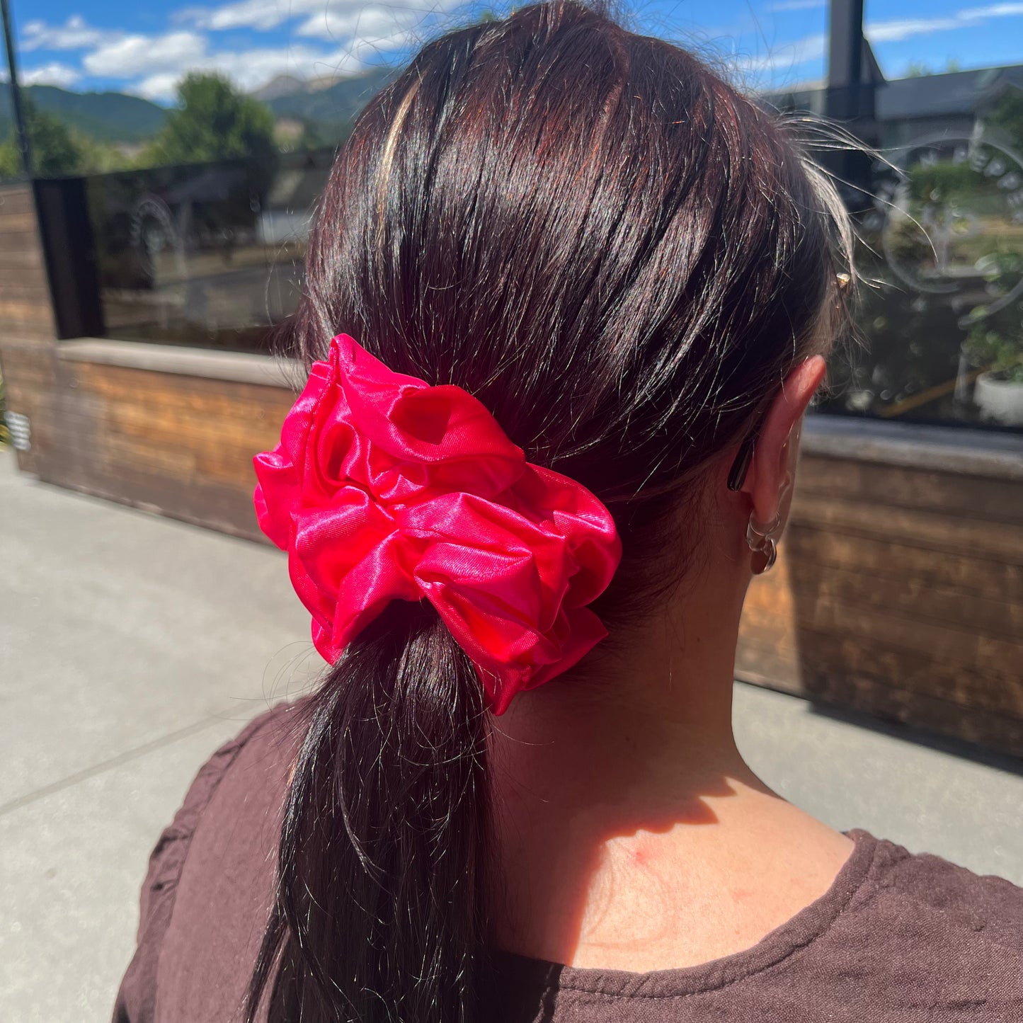HOT PINK SCRUNCHIE