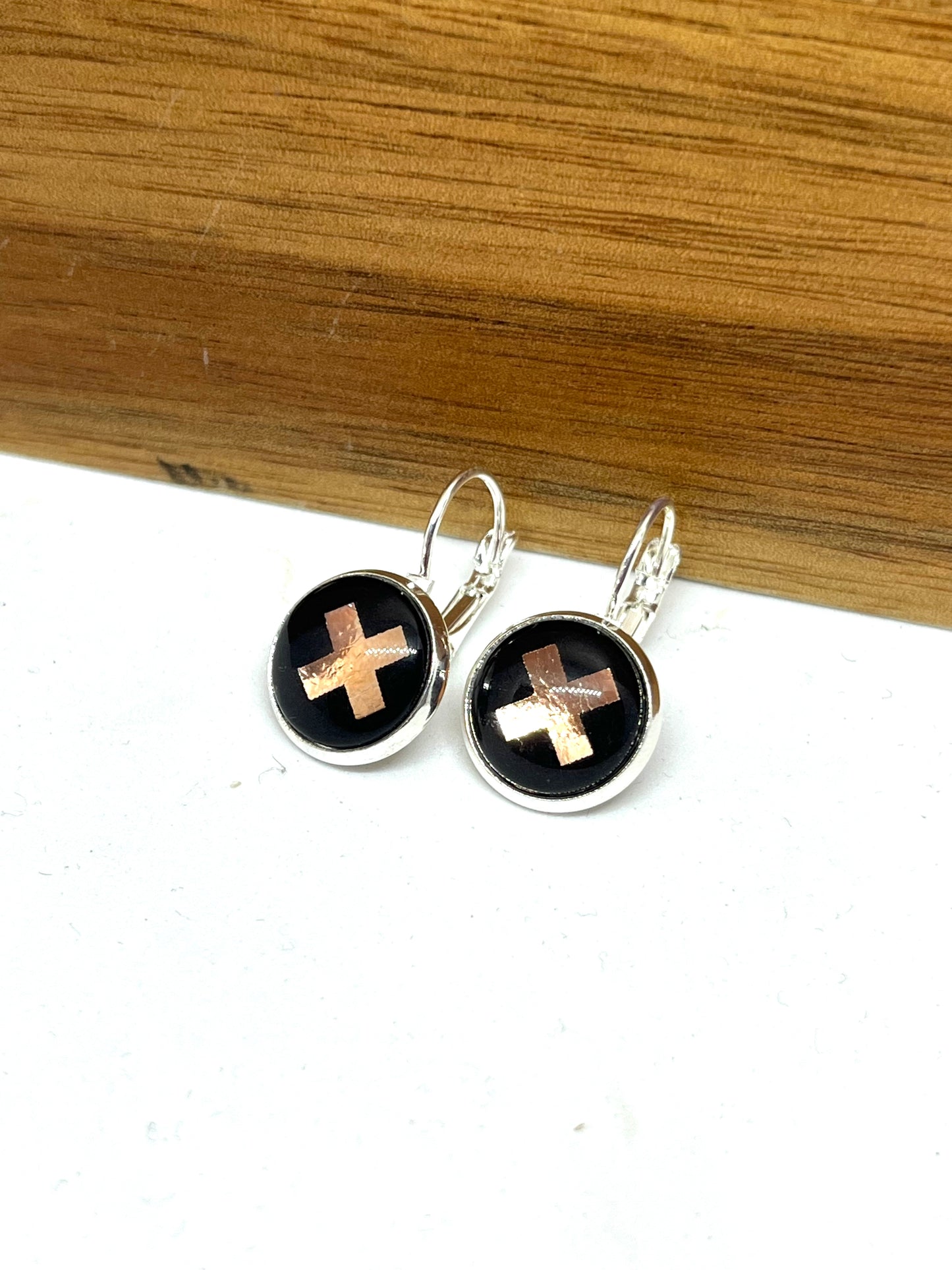 ROSE GOLD KISS EARRINGS