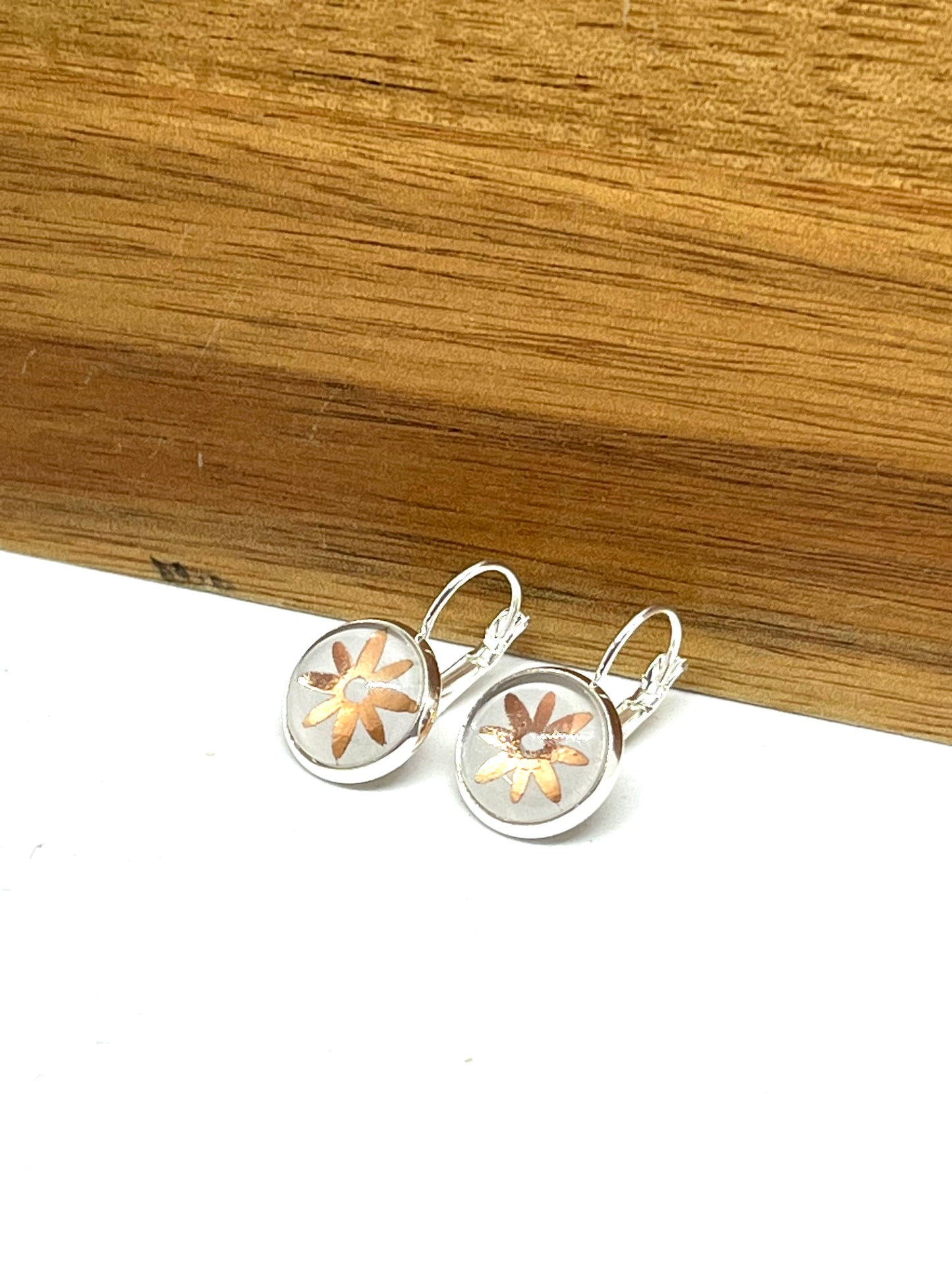 ROSE GOLD DAISY EARRINGS