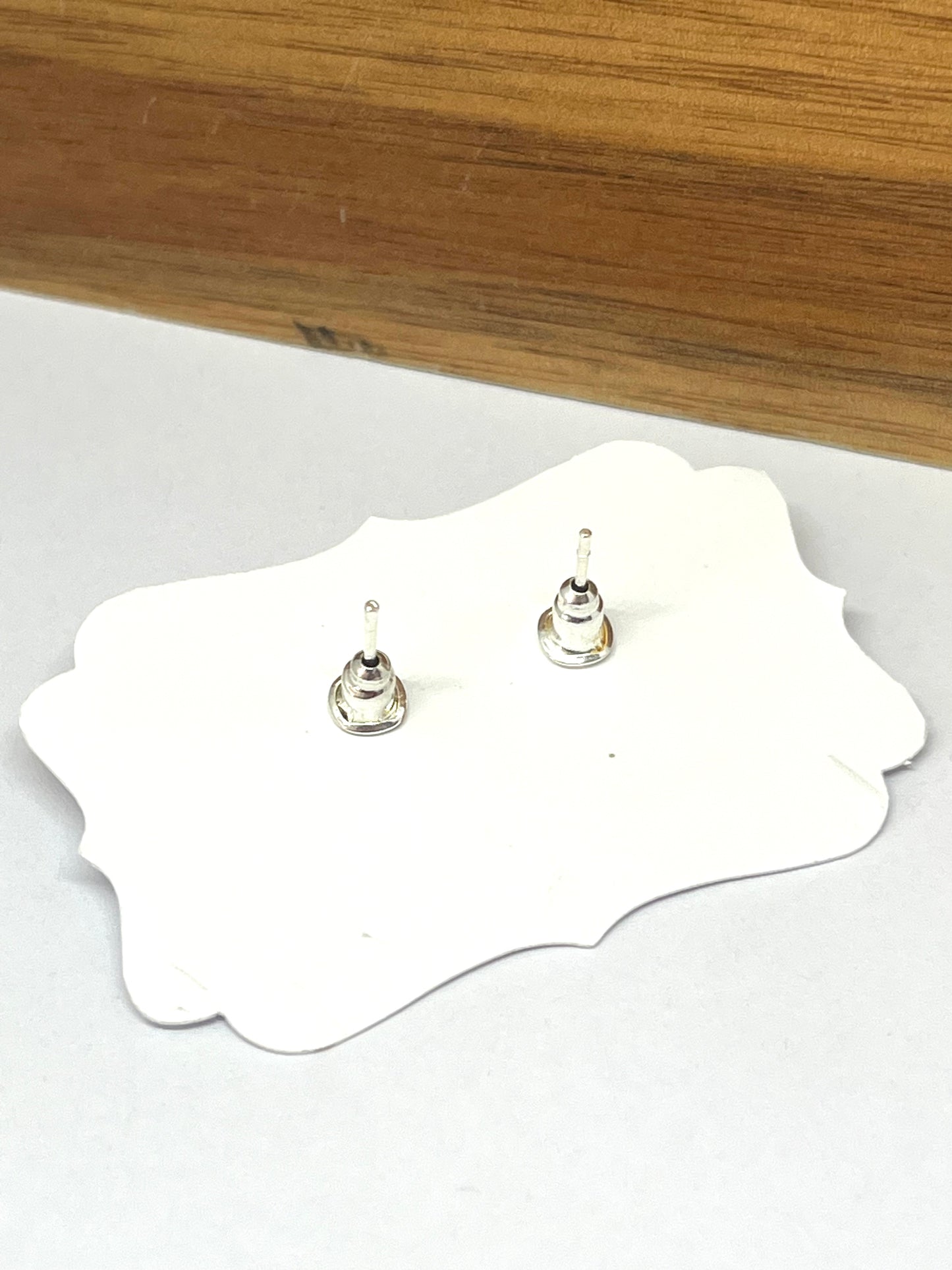 SAPPHIRE BLUE & GREY DAISY STUDS