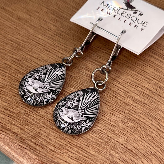 B+W FANTAIL TEARDROP EARRINGS