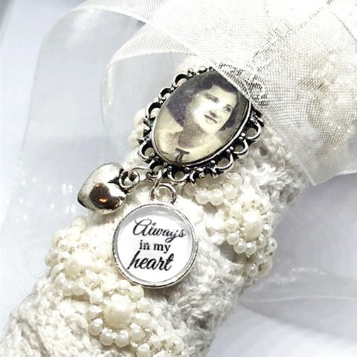 Wedding bouquet photo charm with a small heart and always in heart in a small glass dome segment