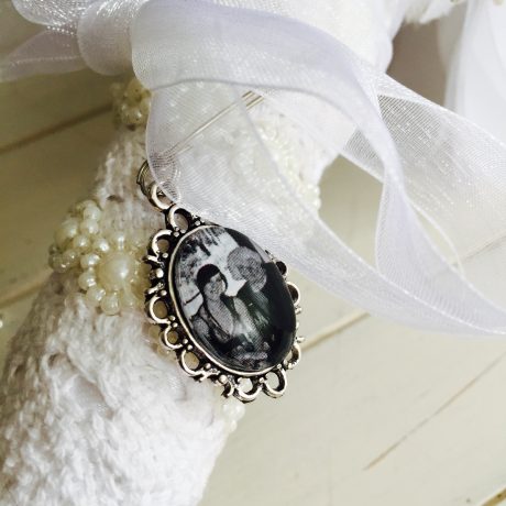 Simple oval filigree photo charm for wedding flowers and bouquets