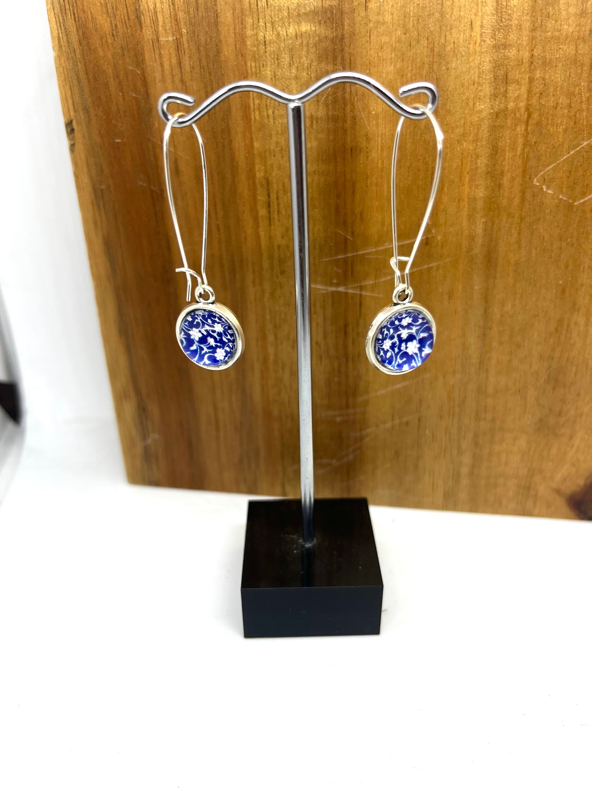 Double sided glass dome earrings with blue china pattern 
