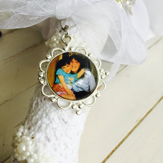 art deco style photo charm for a wedding flowers and bouquets
