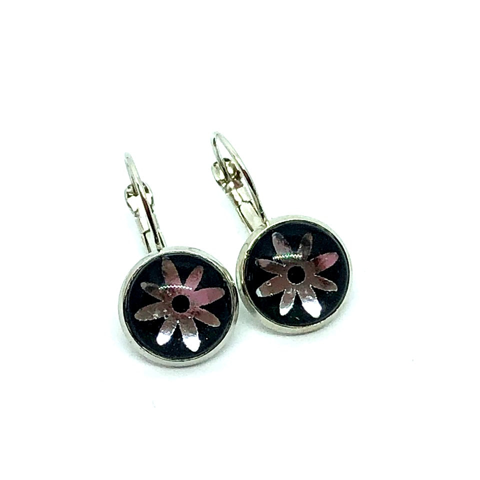 SILVER DAISY